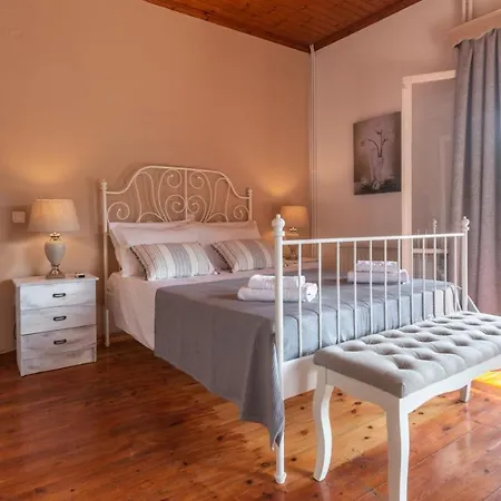 Ilia's Vakantiehuis Peritheia